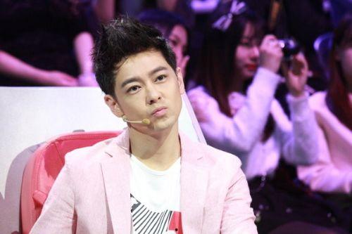 娱乐爆料林志颖视频播放,颜值与才华并存！